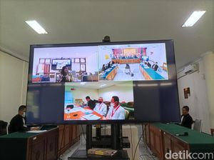 Istri Eks Walkot Jogja Haryadi Dicecar Jaksa soal Suap E-Bike untuk Suami Istri Eks Walkot Jogja Haryadi Dicecar Jaksa soal Suap E-Bike untuk Suami