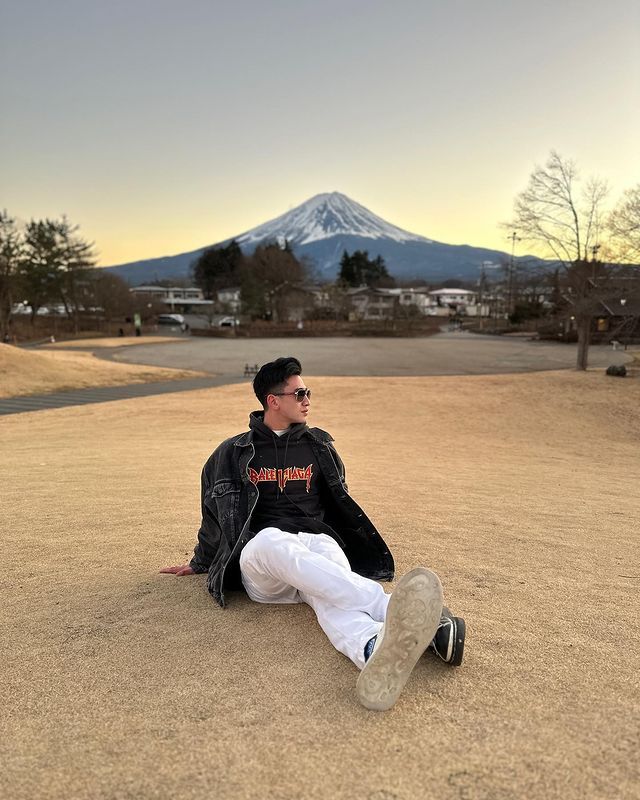 Verrell Bramasta Liburan di Jepang