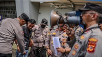Duel penuh gengsi akan tersaji di Liga 1 2022/2023. Dimana tim Persib Bandung bakal menjamu tamunya Persija Jakarta dalam partai tunda yang digelar di Stadion Gelora Bandung Lautan Api (GBLA), Rabu (11/01/2023).