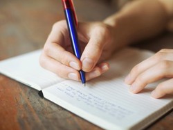 8 Contoh Teks Narasi Bahasa Jawa Lengkap dengan Ciri dan Strukturnya