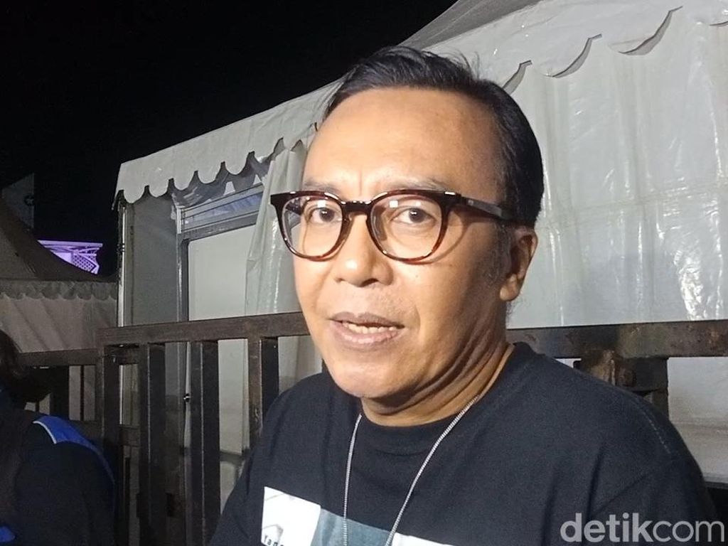 Jaga Pola Makan Usai Kanker, Ari Lasso Sedih Tak Dapat Makan Makanan Favorit Jaga Pola Makan Usai Kanker, Ari Lasso Sedih Tak Dapat Makan Makanan Favorit