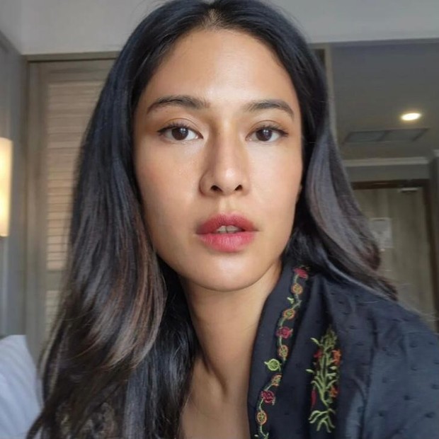 Dian Sastrowardoyo Dian Sastrowardoyo sosok artis yang inspiratif bagi banyak orang