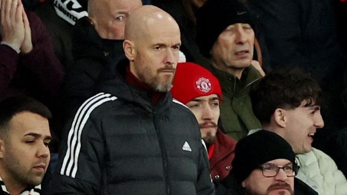 Soccer Football - Carabao Cup - Quarter Final - Manchester United v Charlton Athletic - Old Trafford, Manchester, Britain - January 10, 2023 Manchester United manager Erik ten Hag during the match REUTERS/Phil Noble EDITORIAL USE ONLY. No use with unauthorized audio, video, data, fixture lists, club/league logos or live services. Online in-match use limited to 75 images, no video emulation. No use in betting, games or single club /league/player publications.  Please contact your account representative for further details.