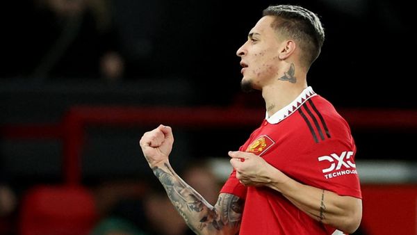 Gol Keren Antony Bikin Kiper Tidak Berdaya!