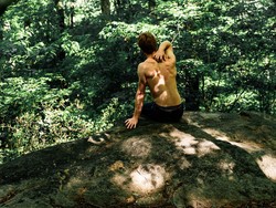 Penyebab Bahu Kanan Sakit dan Cara Mengatasinya