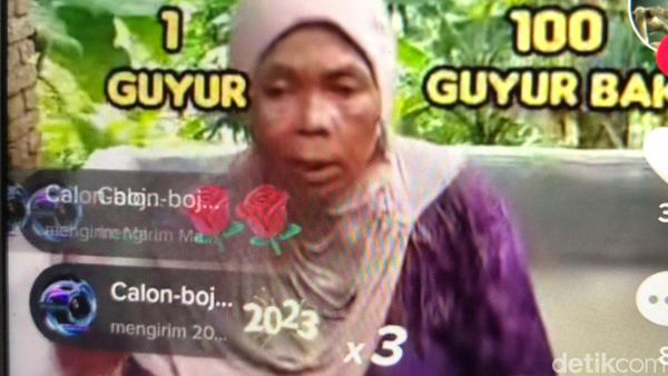 Fenomena Ngemis Digital Itu Bernama Mandi Lumpur