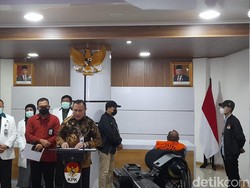 Ditanya Separah Apa Lukas Enembe sampai Berkursi Roda, Firli Tak Mau Jawab