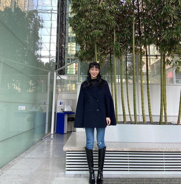 Lim Ji-yeon dengan pakaian hangatnya/Sumber: IG @limjjy2 Lim Ji-yeon dengan pakaian hangatnya/Sumber: IG @limjjy2