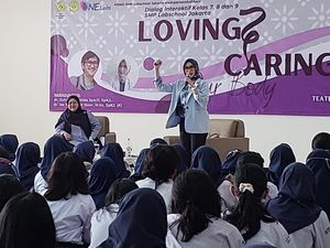 Siswa SMP Labschool Jakarta Awali Semester Baru dengan Belajar Mengenali Diri Siswa SMP Labschool Jakarta Awali Semester Baru dengan Belajar Mengenali Diri