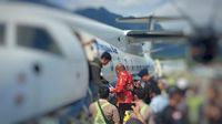 Potret Lukas Enembe Naik Pesawat Bukan Garuda yang Disorot Keluarga