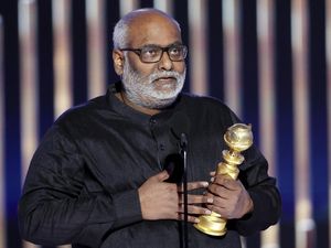 Sutradara RRR Berharap Sinema Telugu Bisa Sepopuler Korsel usai Menang Oscar Sutradara RRR Berharap Sinema Telugu Bisa Sepopuler Korsel usai Menang Oscar