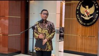 Mahfud Tantang Benny Harman-Arteria Dahlan Hadiri Rapat Rp 349 T di DPR
