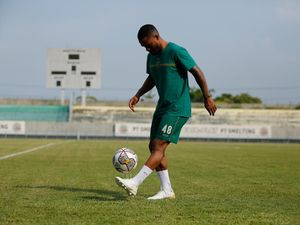 Paulo Victor Masih Seret Gol, Josep Gombau: Tanggung Jawab Saya