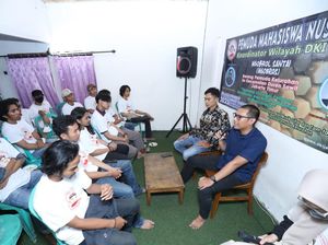 Relawan Ganjar Beri Bantuan Alat Musik ke Pemuda di Jaktim