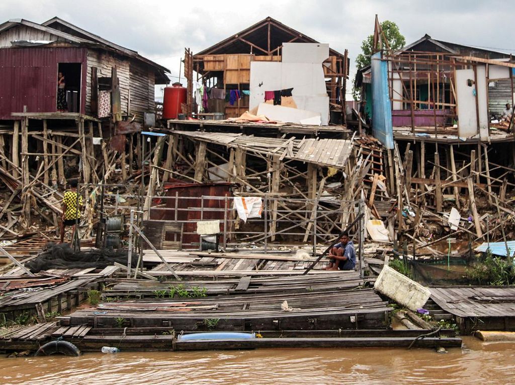 Potret Puluhan Rumah Rusak Tergerus Abrasi di Kalteng