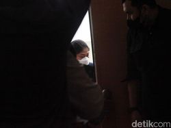Bolak Balik Putri Candrawathi Nangis Sampai Hakim Bilang Begini