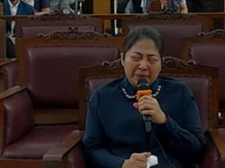 Putri Candrawathi Nangis Cerita Detik-detik Yosua Masuk Kamarnya