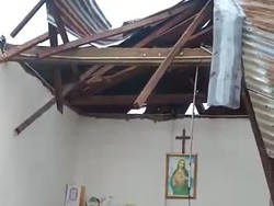 Diterjang Puting Beliung, 9 Rumah Warga di Palembang Rusak