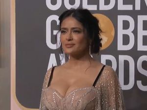 Pesan Emosional Salma Hayek saat Kenang Sosok Matthew Perry Pesan Emosional Salma Hayek saat Kenang Sosok Matthew Perry