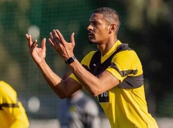 Haller Sudah Bela Dortmund Lagi Usai Idap Tumor Testis
