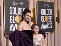 Keep Smile! Selena Gomez Ajak Adik ke Golden Globe 2023 Keep Smile! Selena Gomez Ajak Adik ke Golden Globe 2023