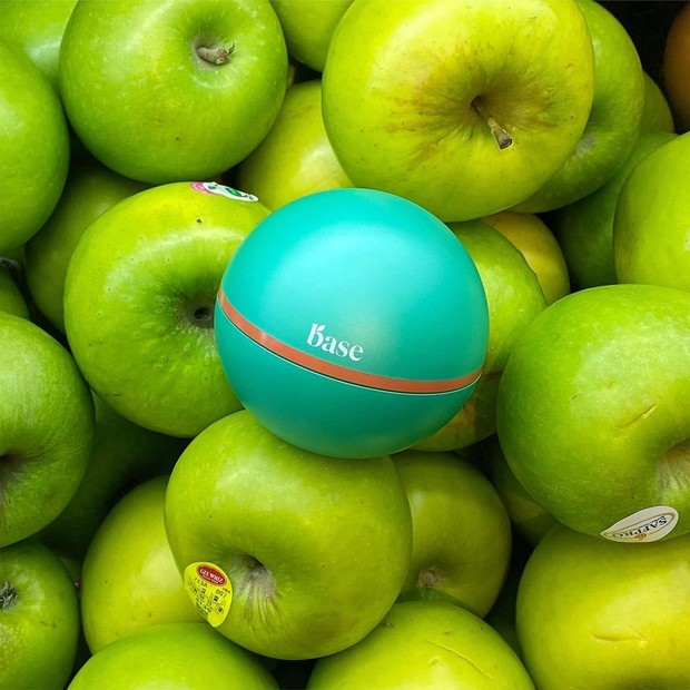 Skincare lokal yang didirikan perempuan/foto: instagram.com/itsmybase Base merupakan brand lokal yang didirikan perempuan Indonesia dengan mengusung tema vegan lokal.