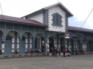 12 Bukti Stasiun Kereta Api Binjai Peninggalan Zaman Kolonial Belanda 12 Bukti Stasiun Kereta Api Binjai Peninggalan Zaman Kolonial Belanda
