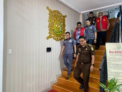 Jadi Tersangka Korupsi Pembebasan Lahan TPA, Sekretaris DPRK Sabang Ditahan