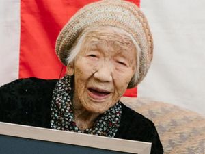 6 Potret Wanita Tertua di Dunia, Masih Sanggup Jalan-jalan di Usia 120 Tahun! 6 Potret Wanita Tertua di Dunia, Masih Sanggup Jalan-jalan di Usia 120 Tahun!