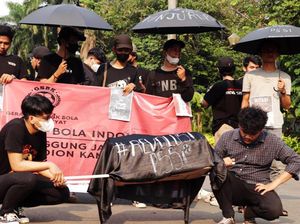 Aksi Menolak Lupa Tragedi Kanjuruhan