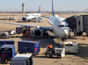Ribuan Penerbangan di AS Sempat Disetop, Ada Apa?