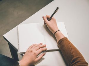 Apa Fungsi Fakta di Dalam Teks Persuasi? Ini Penjelasan dan Contohnya Apa Fungsi Fakta di Dalam Teks Persuasi? Ini Penjelasan dan Contohnya