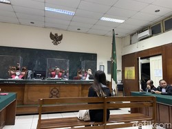Ayu Thalia Divonis 6 Bulan Penjara Masa Percobaan 10 Bulan