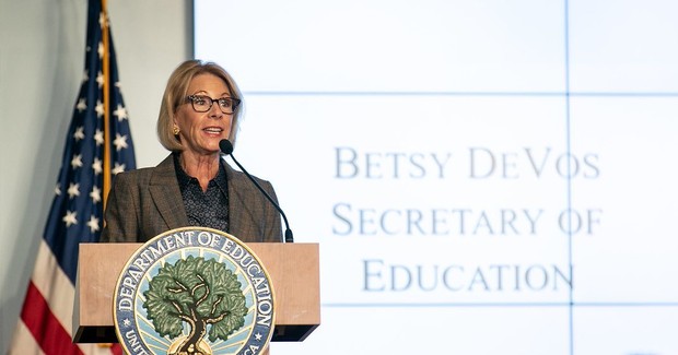 Betsy DeVos (Foto: Instagram/betsydevosed) Betsy DeVos (Foto: Instagram/betsydevosed)
