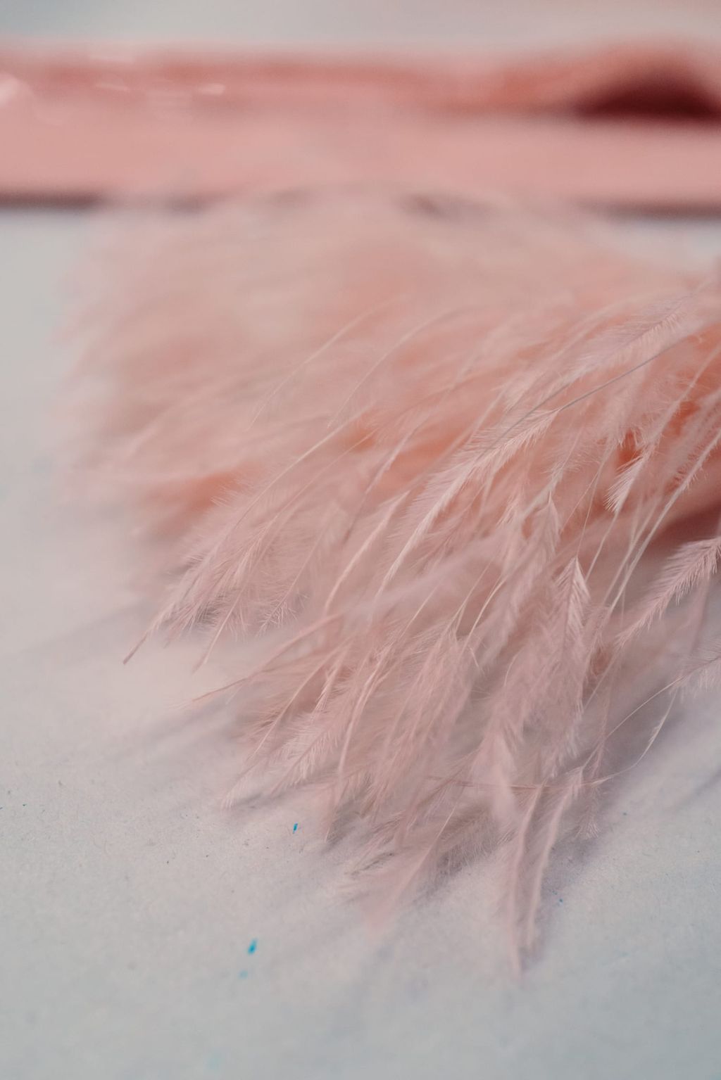 Detail Gaun Margot Robbie di Golden Globe 2023