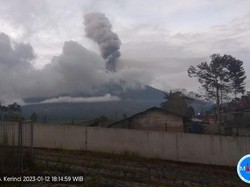 Ada Erupsi, PVMBG Imbau Penerbangan Tak Melintasi Gunung Kerinci