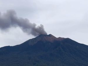 Bupati Tanah Datar Minta Khatib Jumat Pimpin Doa untuk Marapi yang Erupsi Bupati Tanah Datar Minta Khatib Jumat Pimpin Doa untuk Marapi yang Erupsi