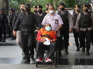 Narasi Lukas Enembe Stroke tapi Kata KPK Bisa Makan dan Mandi Sendiri Narasi Lukas Enembe Stroke tapi Kata KPK Bisa Makan dan Mandi Sendiri