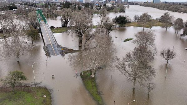 Foto Udara Banjir di Sacramento California