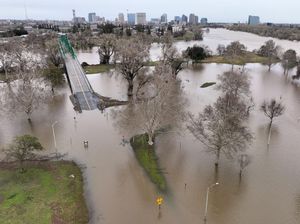 Foto Udara Banjir di Sacramento California