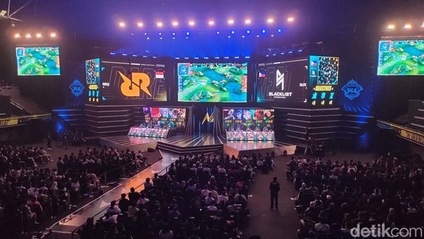 Intip Kemeriahan M4 Mobile Legends di Tennis Indoor Senayan