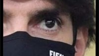 Balik ke pertanyaan awal, sosok bermasker ini Joao Felix atau Kaka? Netizen yang satu ini memberi bocoran. Foto: dok. Twitter