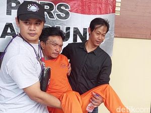 Bunuh Teman Sendiri, Dua Kaki Kadal Ditembak Bunuh Teman Sendiri, Dua Kaki Kadal Ditembak