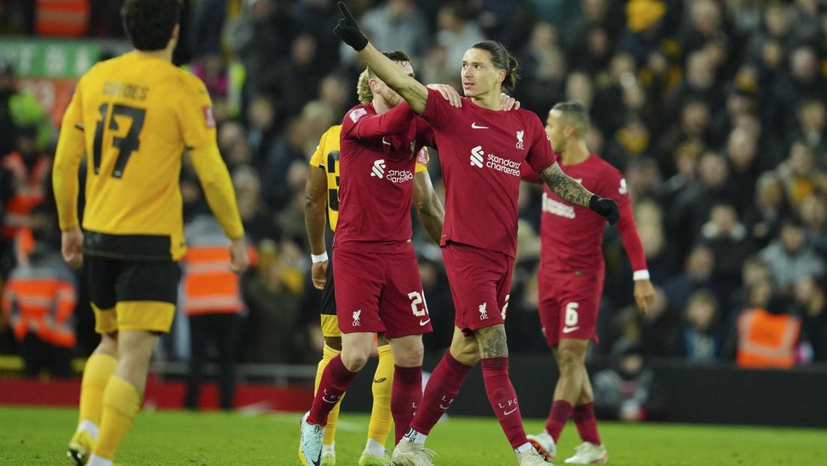 Darwin Nunez jadi kambing hitam performa buruk Liverpool. (Foto: AP/Jon Super)