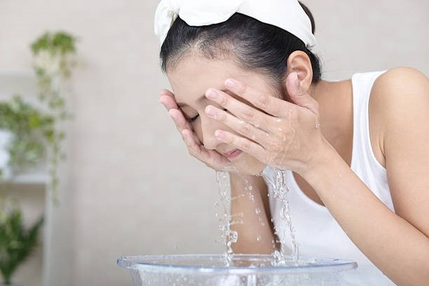 Keseringan mencuci muka dapat membuat kulit wajah iritasi