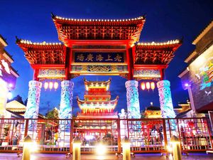 Menikmati Suasana Malam Old Shanghai Sedayu City Jelang Imlek Menikmati Suasana Malam Old Shanghai Sedayu City Jelang Imlek