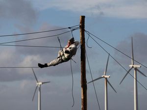 Aksi Aktivis Jerman Tidur di Tali Saat Protes Perluasan Tambang