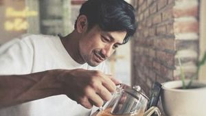 Momen Kuliner Revaldo, Ternyata Hobi Nongkrong di Kafe
