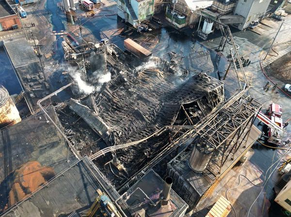 Pabrik Kimia di Illinois AS Ludes Terbakar