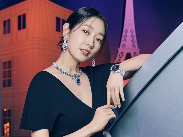 8 Gaya Park Shin Hye Setelah Melahirkan, Tuai Pujian Disebut Body Goals